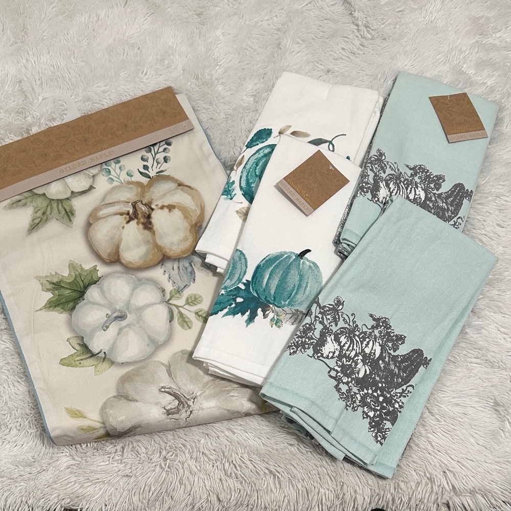 🌴 NWT Gilded Maple Table Runner & 8 Kitchen Towels